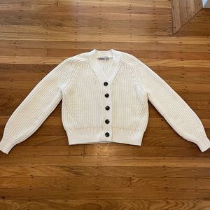 Everlane bone cotton cardigan in size medium